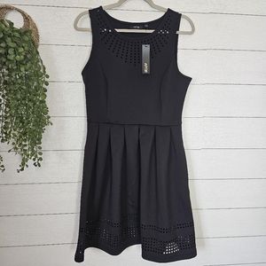 Apt 9 Women’s Dress Size Medium Sleeveless Knee Length Black Pockets
